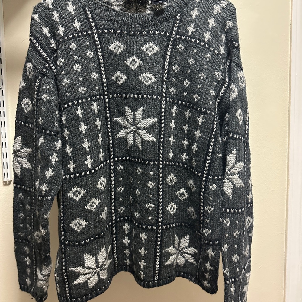 Gray and White Patterned Sweater